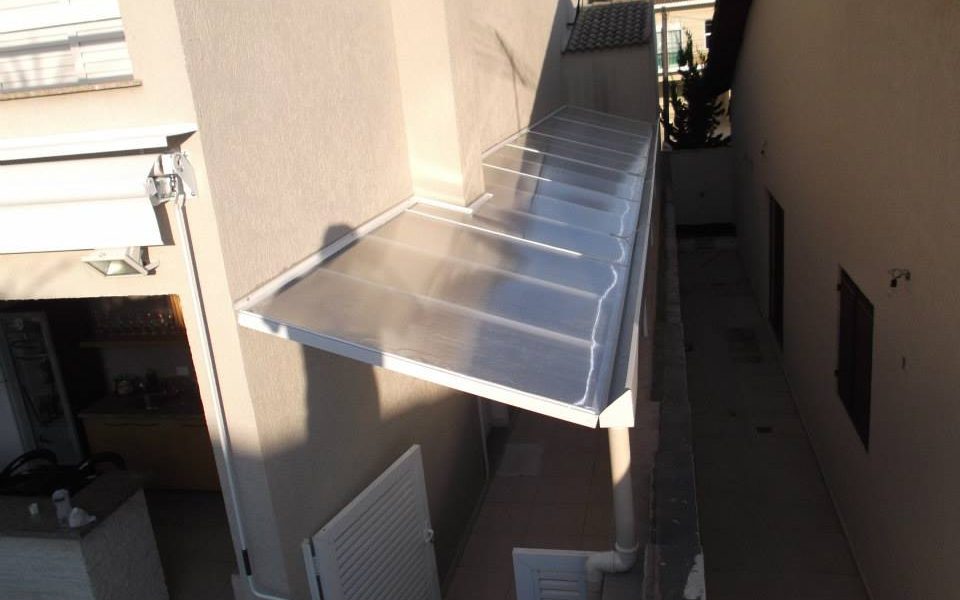 motivos para investir em uma cobertura ou toldo para proteger sua casa