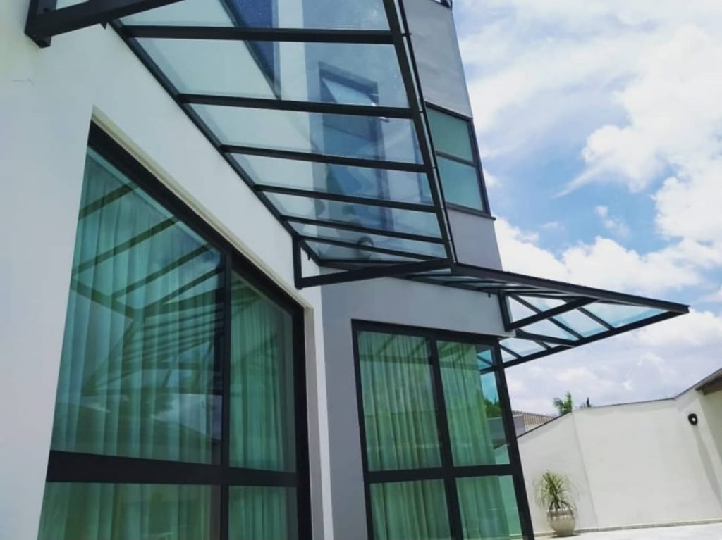 Toldos de Policarbonato: A Proteção Ideal para Varandas 07-2023