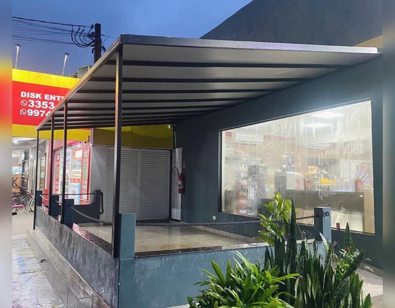 Benefícios de Ter uma Cobertura para Proteção contra Sol e Chuva-2023