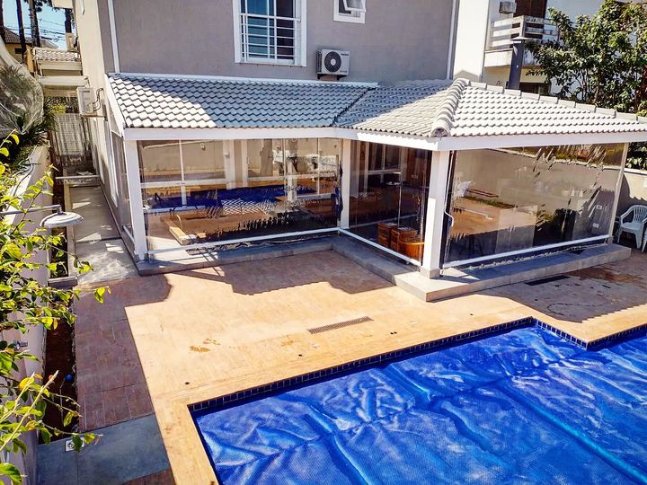 a Cor e o Design do Toldo ou da Cobertura para Harmonizar com a Fachada