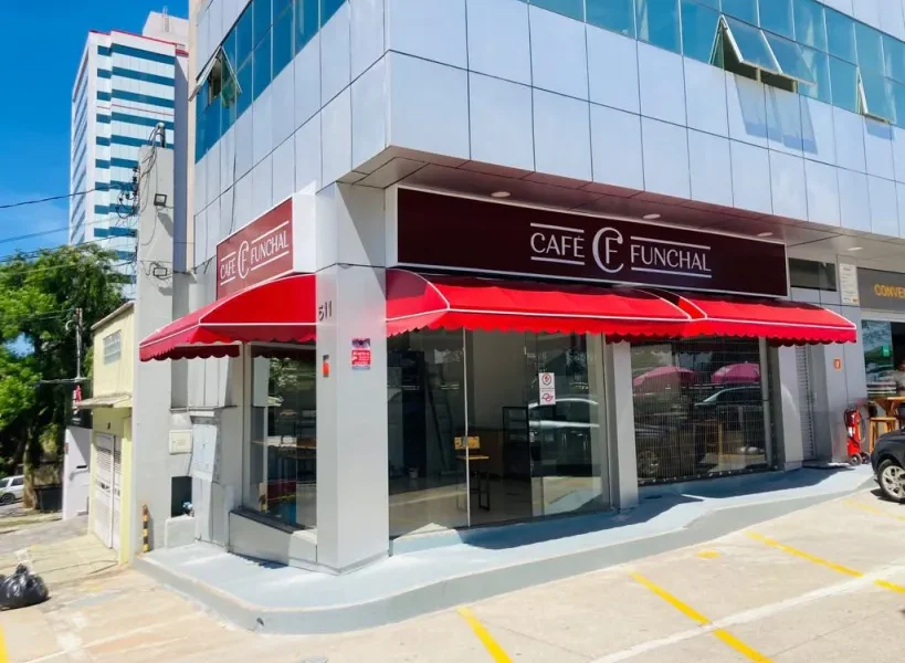 TA-Toldo fixo curvo comercial em Santos