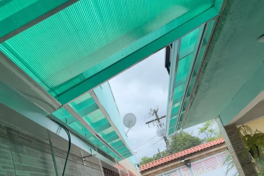 Conforto e Estilo: Transforme seu ambiente com toldos e coberturas em Boiçucanga, SP 2