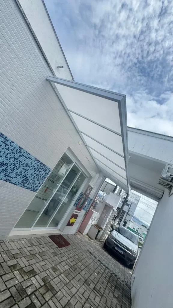 Toldo Fixo em Juquehy e Maresias, SP: Proteção Elegante para o Seu Refúgio no Litoral Norte!